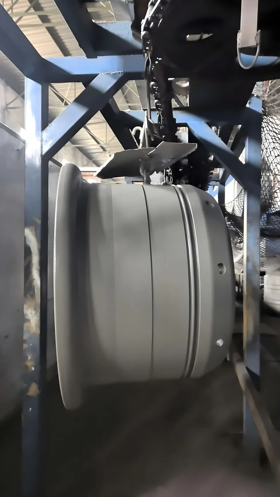 Wheel on the coating conveyor